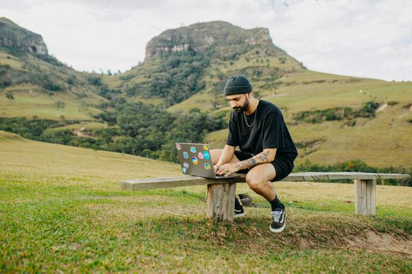 Empowering Remote Teams: Building Trust and Managing Challenges Effectively