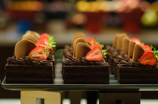 [Newsletter] What Birthday Cakes Have in Common With AI Usage